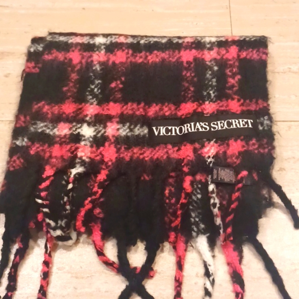 Victoria's Secret Black/Pink Plaid Soft Fringed Scarf